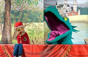 Puppentheater "Die kleine Kürbishexe"